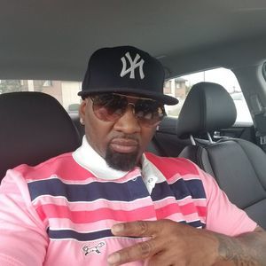 Meet your Posher, Gregory